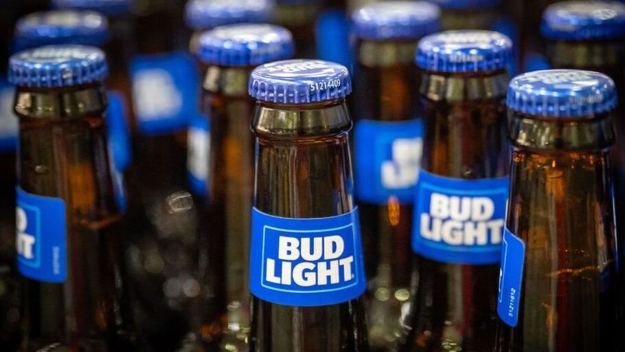 Marlboro Parent Sells $2.2bn Stake In Bud Light Owner
